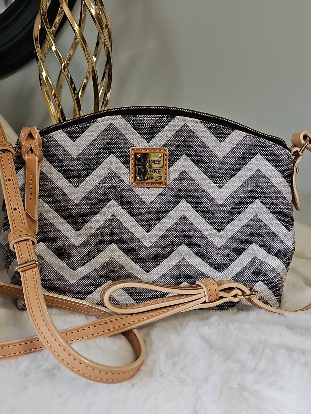 Dooney & Bourke Suki Crossbody - Picture 3 of 13